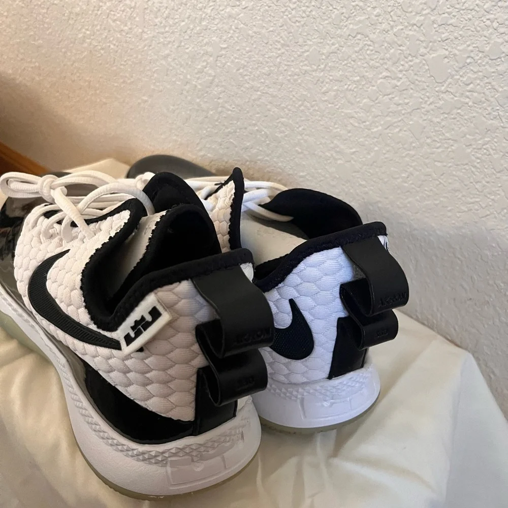 Nike LeBron Witness 3 Sneakers Black and White
